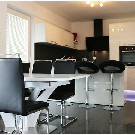 Apartman Loretta Примоштен Экстерьер фото