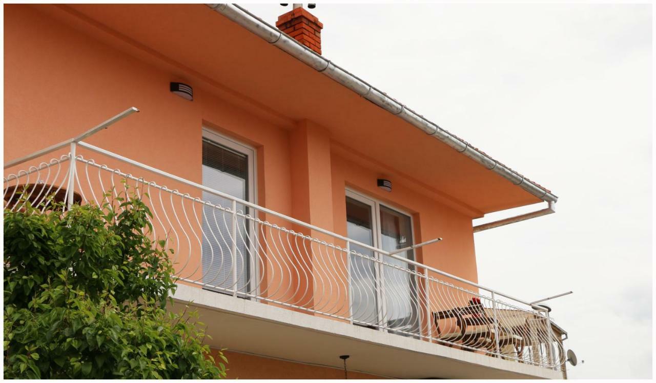 Apartman Loretta Примоштен Экстерьер фото