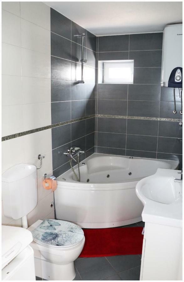 Apartman Loretta Примоштен Экстерьер фото